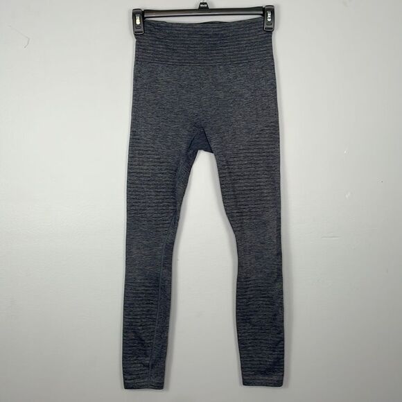 Athleta Seamless Training Compression Tights. Dark Grey. Size Medium. - Picture 1 of 11